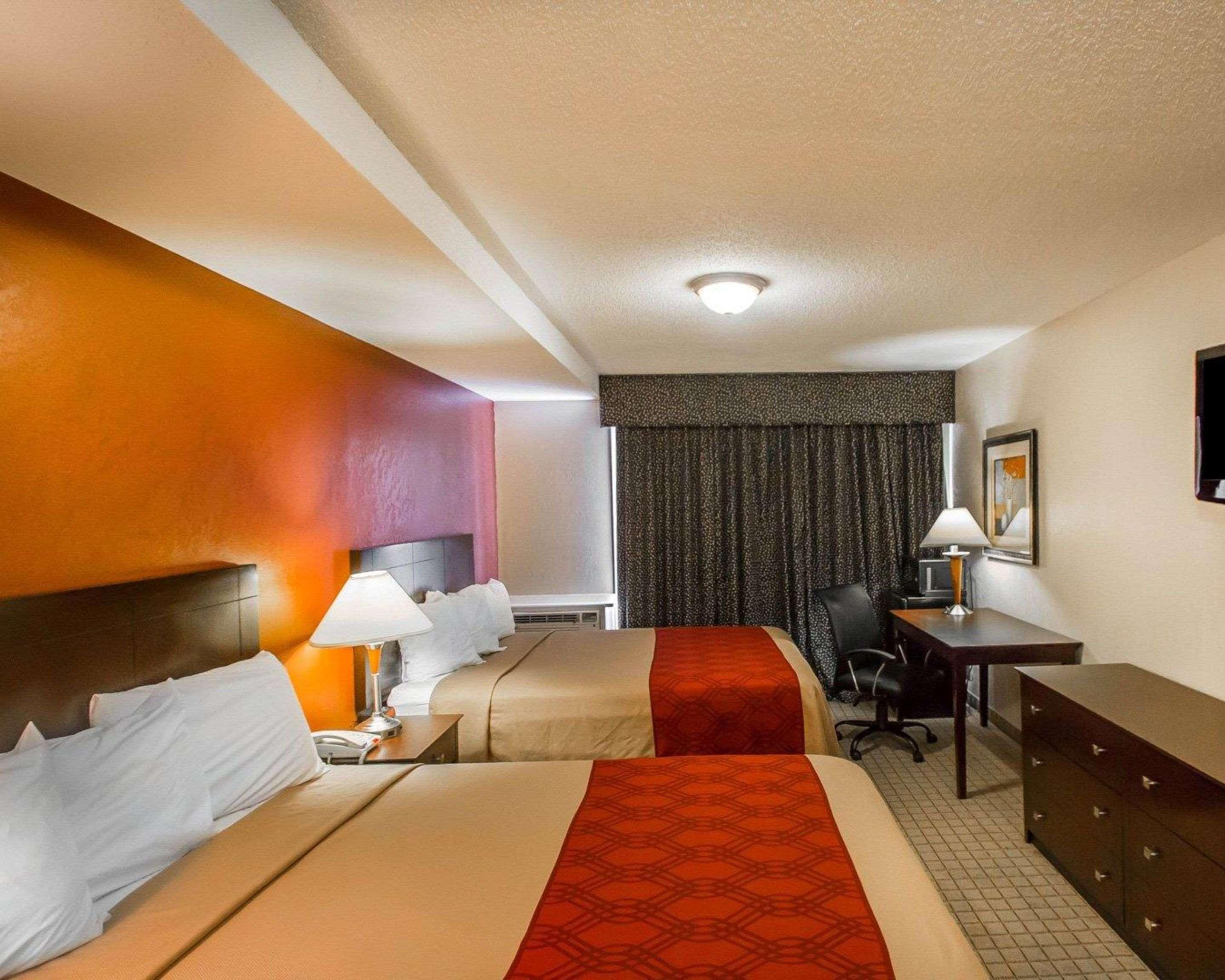 Econo Lodge Inn & Suites Old Saybrook - Westbrook Bagian luar foto