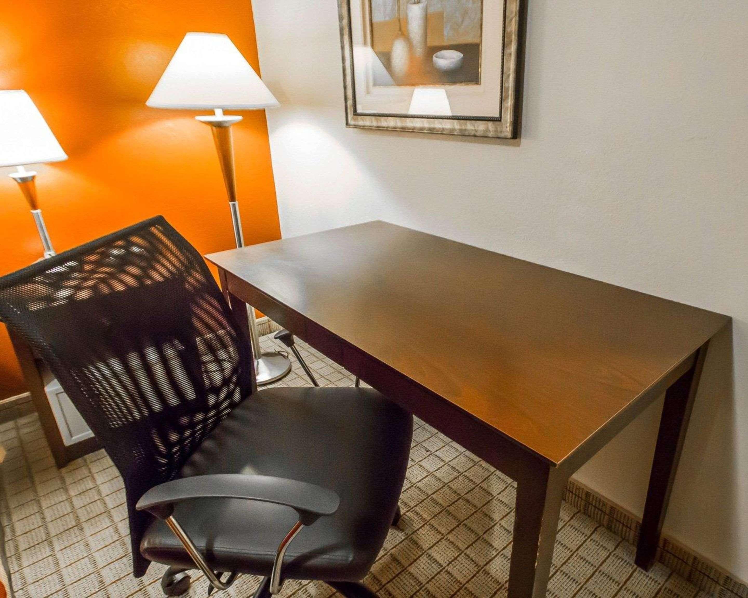 Econo Lodge Inn & Suites Old Saybrook - Westbrook Bagian luar foto