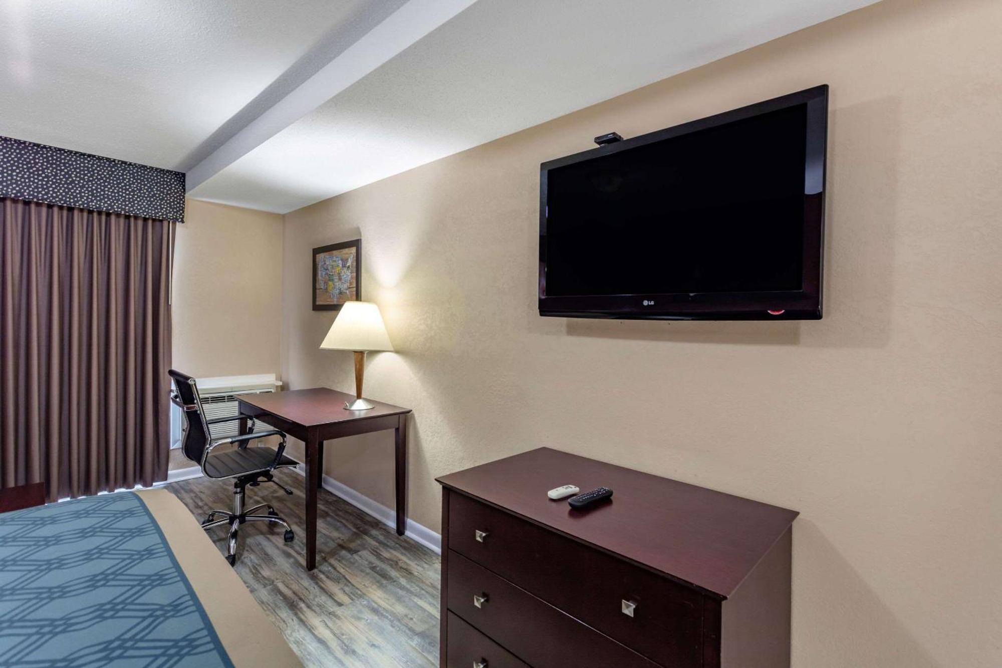 Econo Lodge Inn & Suites Old Saybrook - Westbrook Bagian luar foto