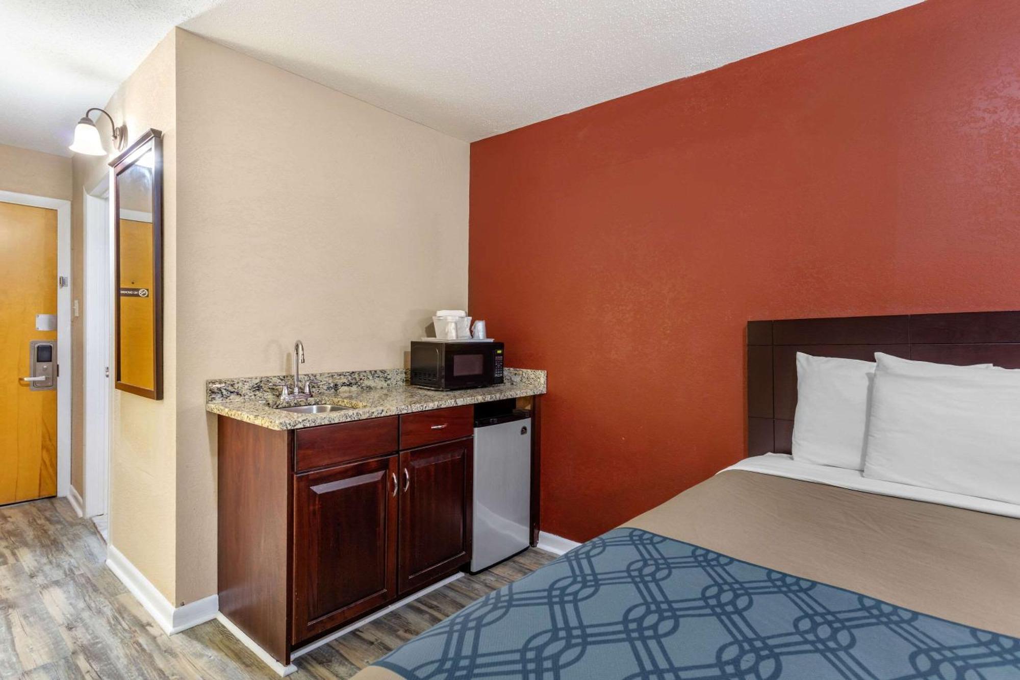 Econo Lodge Inn & Suites Old Saybrook - Westbrook Bagian luar foto