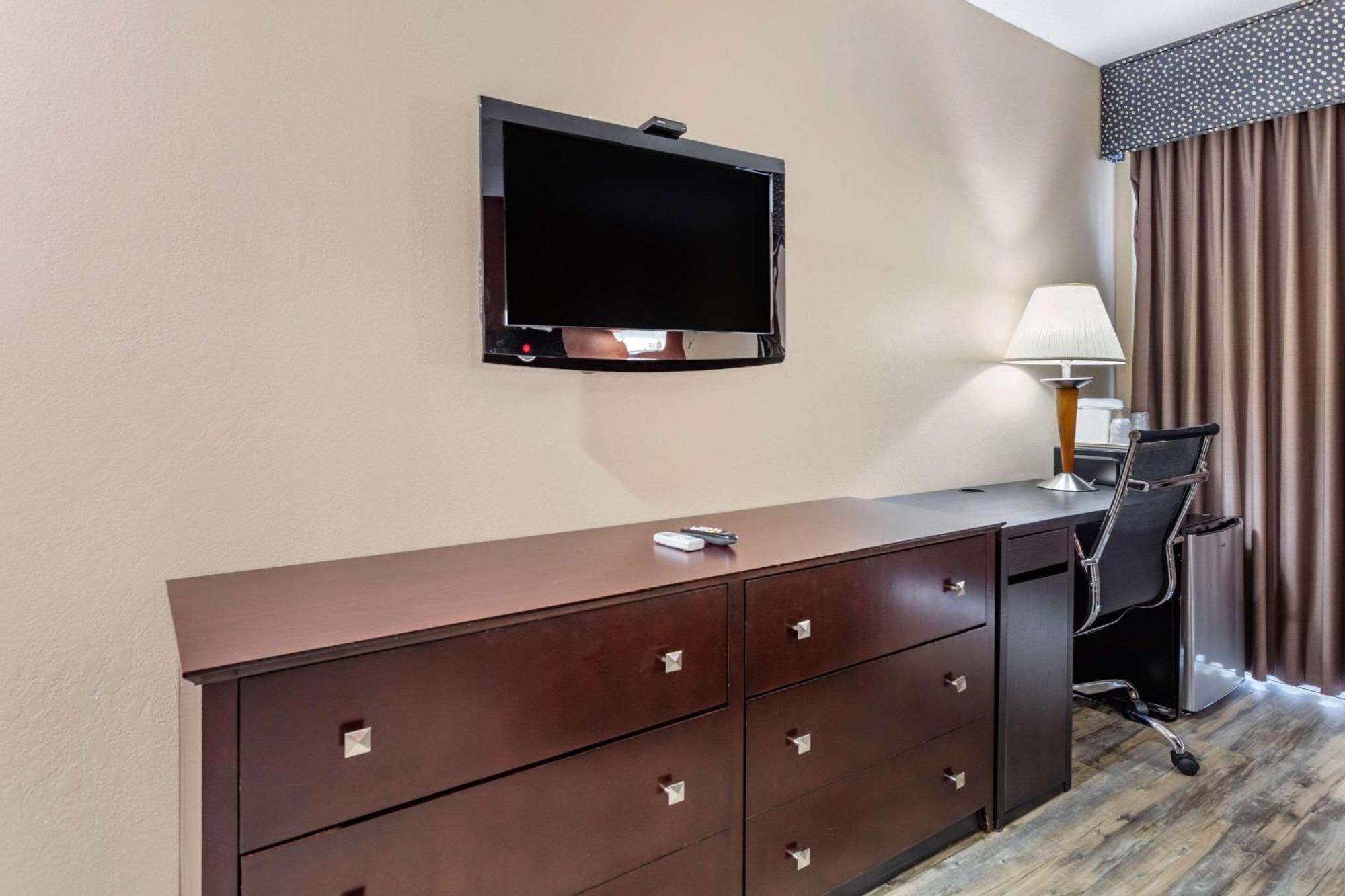 Econo Lodge Inn & Suites Old Saybrook - Westbrook Bagian luar foto