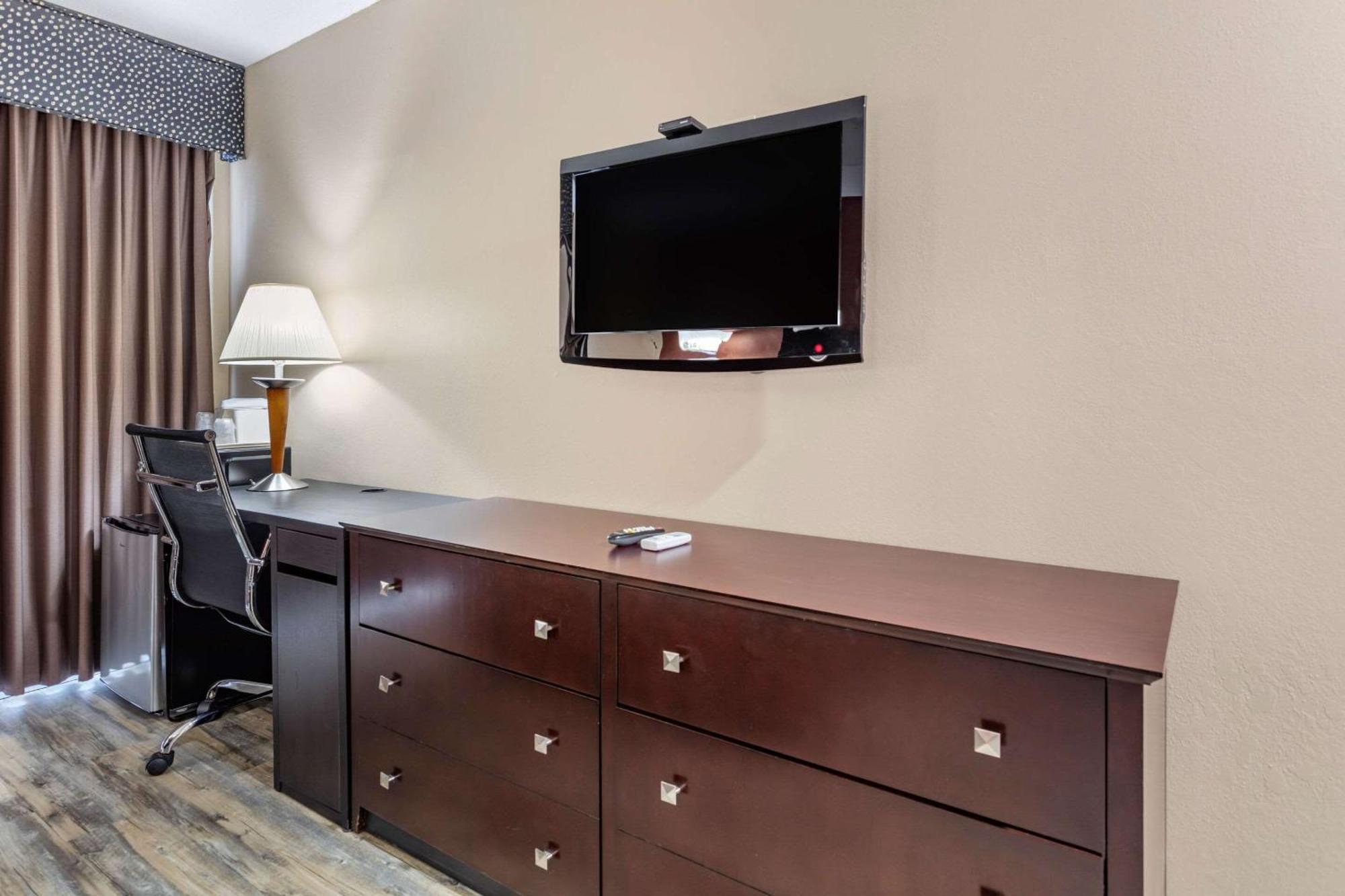Econo Lodge Inn & Suites Old Saybrook - Westbrook Bagian luar foto