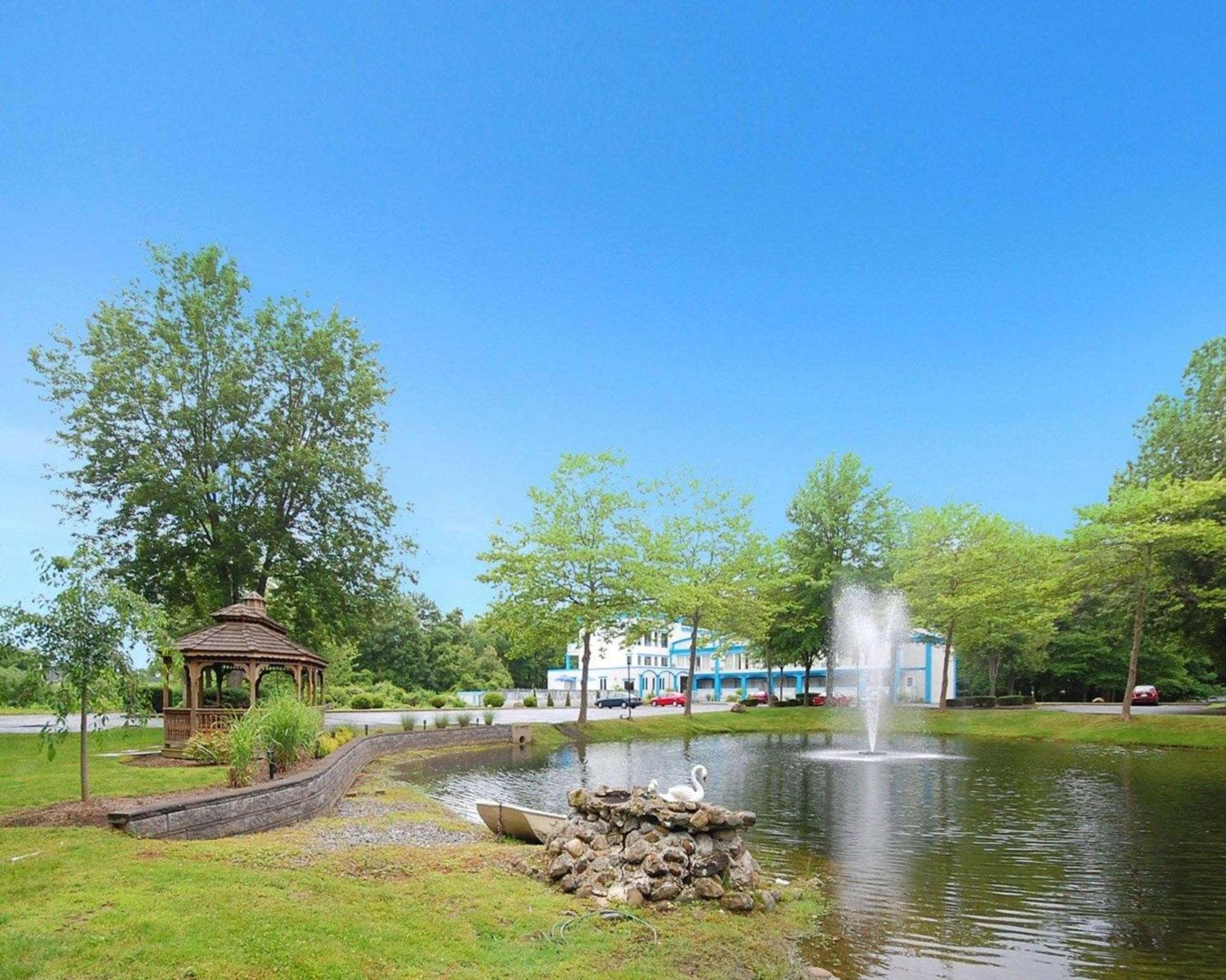 Econo Lodge Inn & Suites Old Saybrook - Westbrook Bagian luar foto